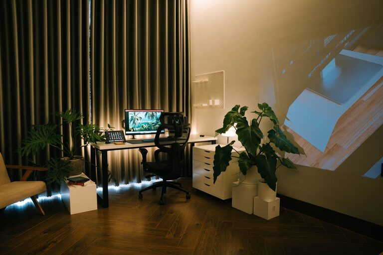 How to Create a Relaxing Home Workspace for Better Focus